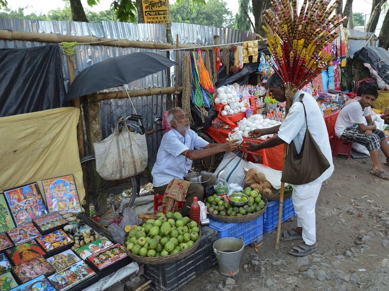 Local vendors in Koregaon Park